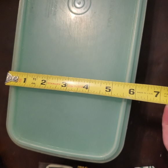 Tupperware celery keeper - Picture 6 of 10